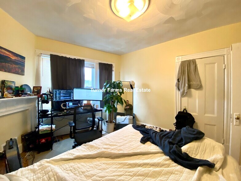 Building Photo - 59 Cedar St