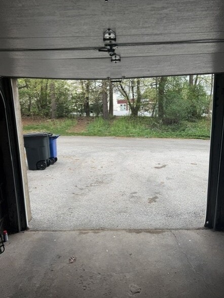outside private/free parking - 112 Fairfield Ln
