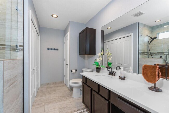 Building Photo - 226 Claris Ln