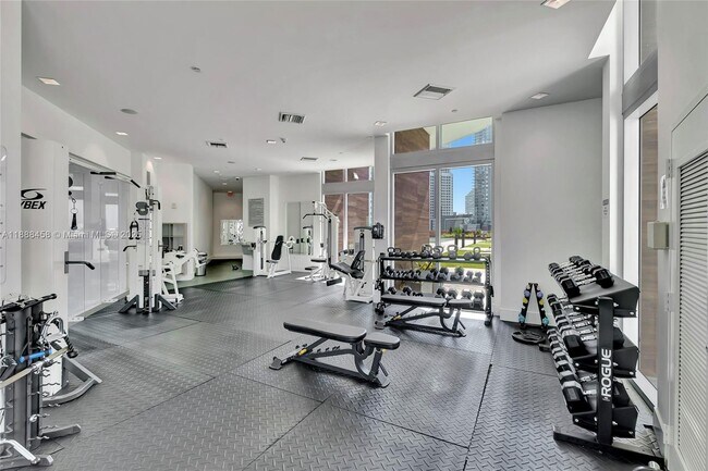 Building Photo - 350 S Miami Ave