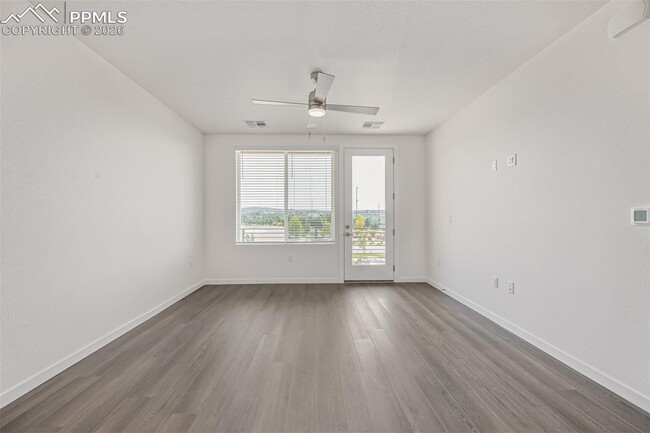 Building Photo - Top Floor Penthouse at Victory Ridge