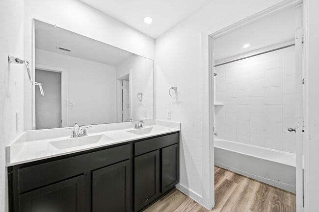 Building Photo - 3014 Skyline Mesa Dr