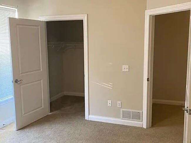 Building Photo - Gorgeous condo for rent