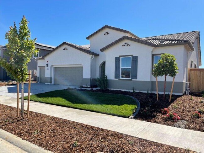 Primary Photo - Fabulous Single Level 4 Bedroom in 95757