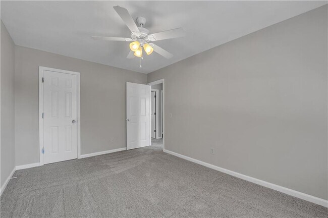 Building Photo - 4890 Evergreen Valley Way