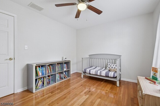 Building Photo - 12 Hansom Rd