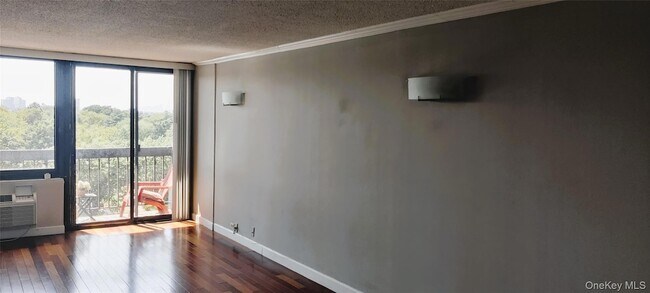 Building Photo - 152-18 Union Tpke