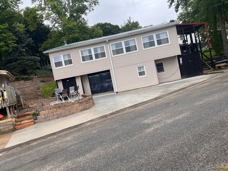 Building Photo - 12060 Mac Dr NE