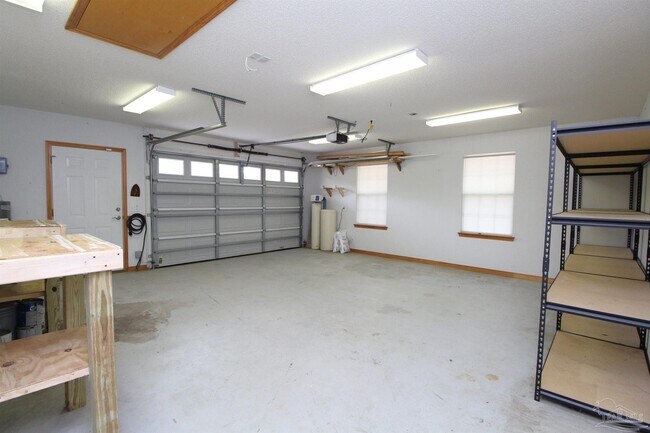 Building Photo - 174 Emmons Ln