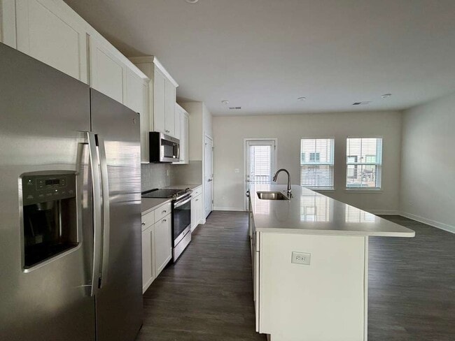 Building Photo - 216 Russell Br Ln