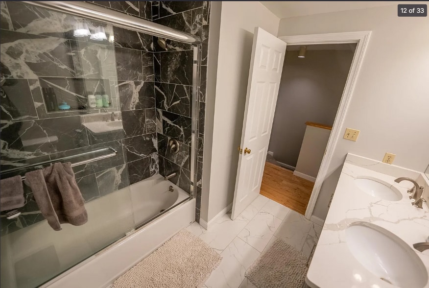 Main bath - 55 Bartemus Trl