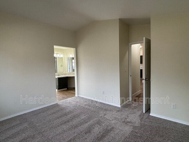 Building Photo - 3248 S Cadet Ave