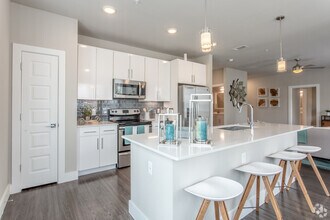 Building Photo - Countdown to Free Rent – 1 Month on Us!