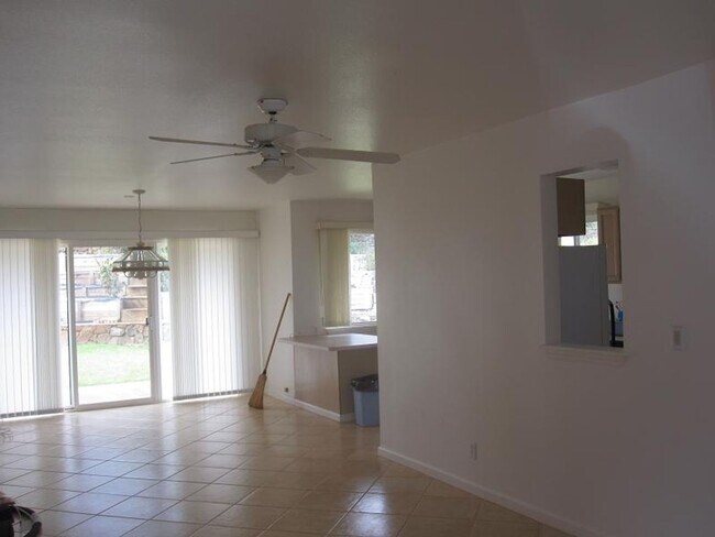 Building Photo - 1378 Hoolako St