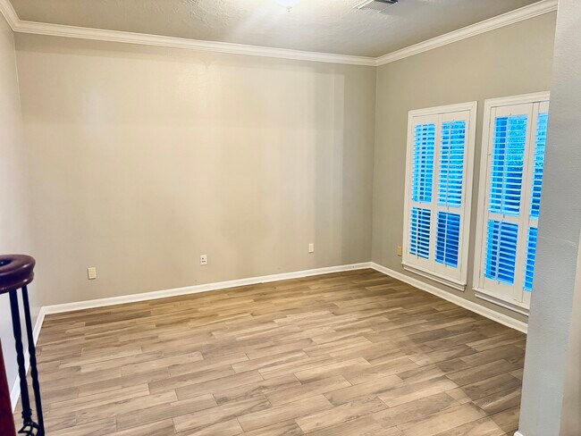Building Photo - 14131 Sandhill Crane Dr