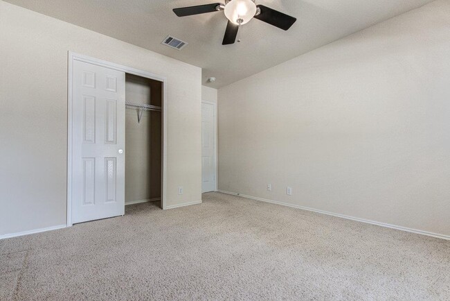 Building Photo - 307 Riverine Way