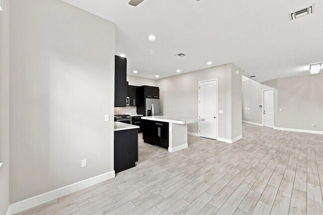 Building Photo - 5608 Macoon Wy