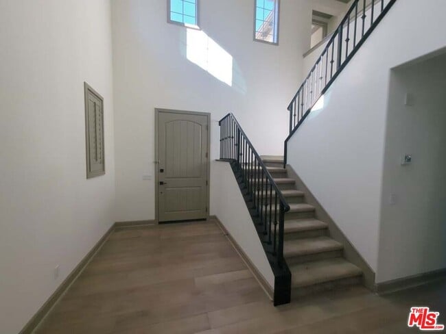 Building Photo - 16243 Cameo Ct