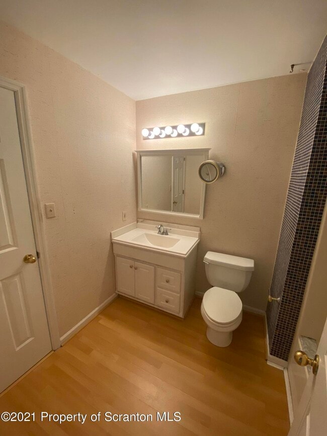 Building Photo - 32 Briarwood Way