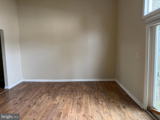 Building Photo - 9 Autumn Hill Way