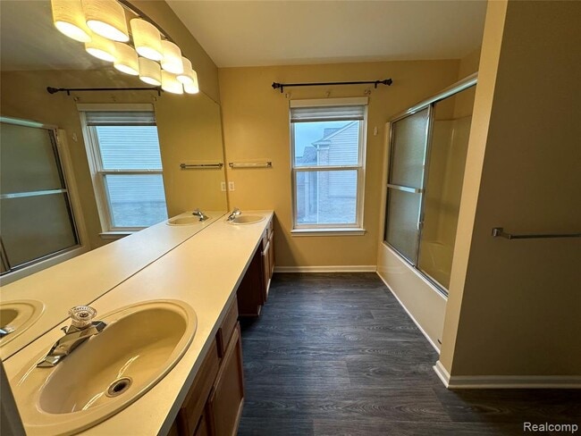 Building Photo - 4446 Sherwood Cir