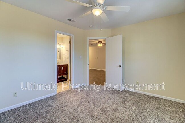 Building Photo - 2504 Flint Dr