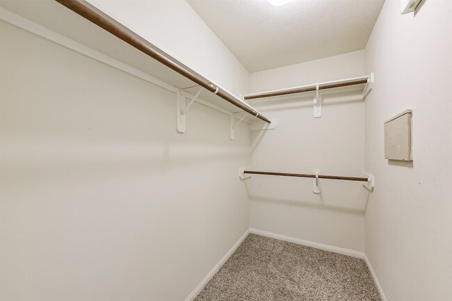 Building Photo - 2142 Tandy Park Way