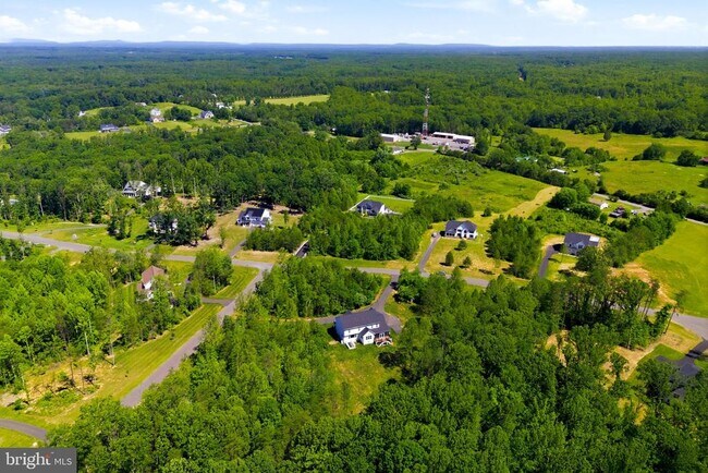 Building Photo - 301 Kingdom Dr