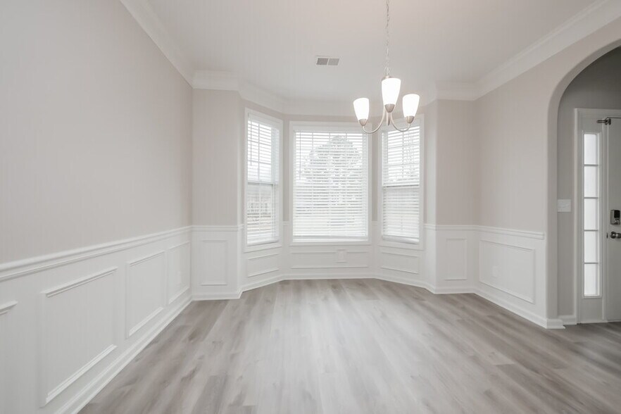 Building Photo - 226 Greenland Dr