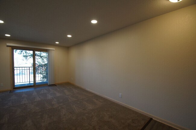 Building Photo - Modern Elegance Meets Comfort – Beautifully Renovated Two-Bedroom