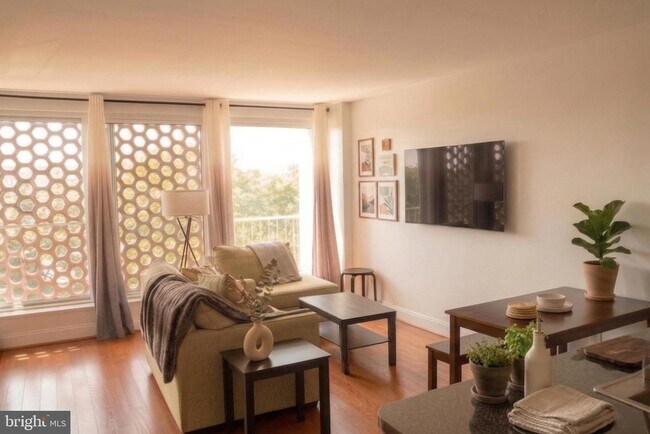 Building Photo - 800 4th St SW