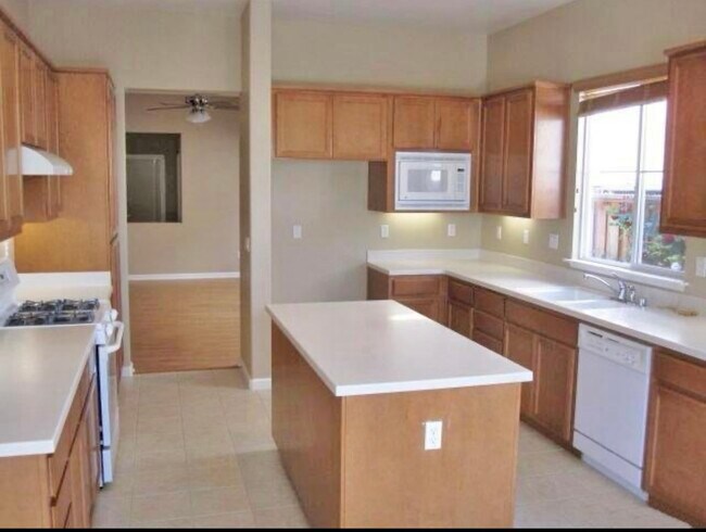 Building Photo - 431 E Legacy Dr