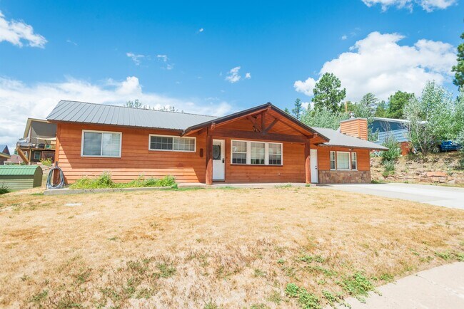 Building Photo - 307 N 3rd St