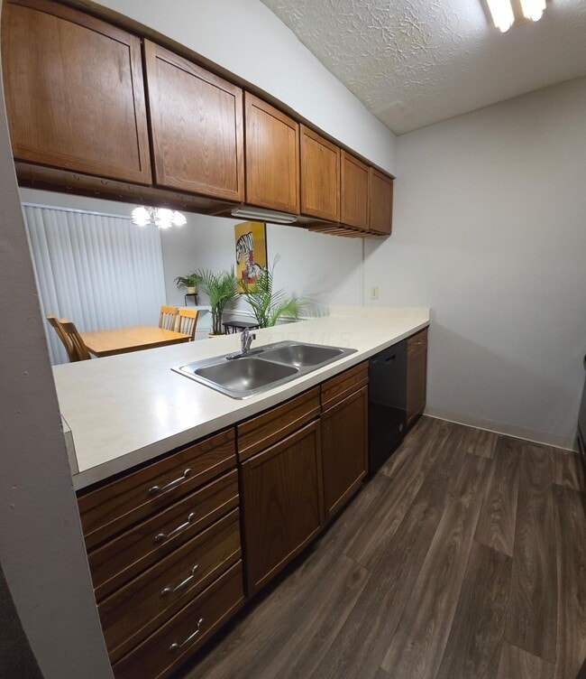 Building Photo - 5388 Flintstone Dr