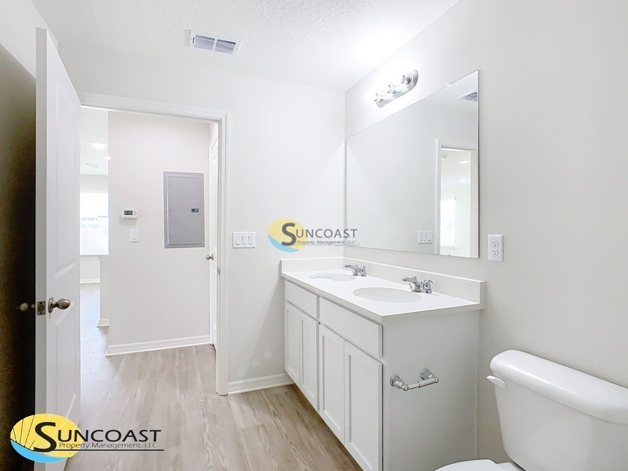 Building Photo - 3821 SW 43rd Ct