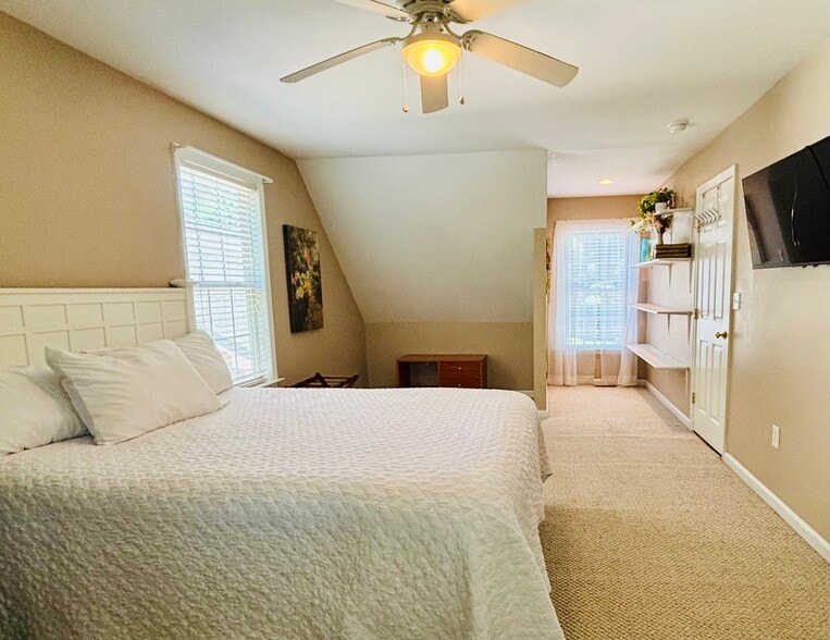 Building Photo - 103 Greenbriar Ct