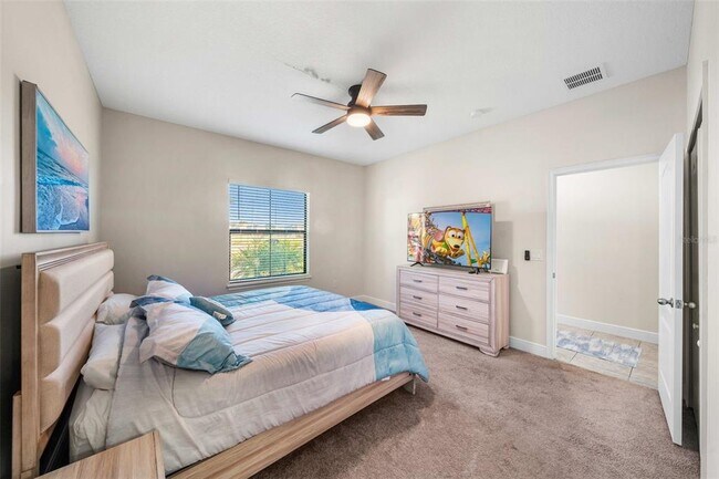 Building Photo - 199 Macaulay's Cv