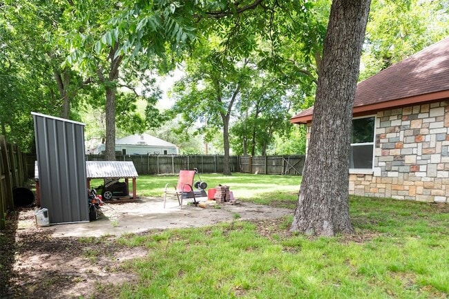 Building Photo - 1019 Pine St