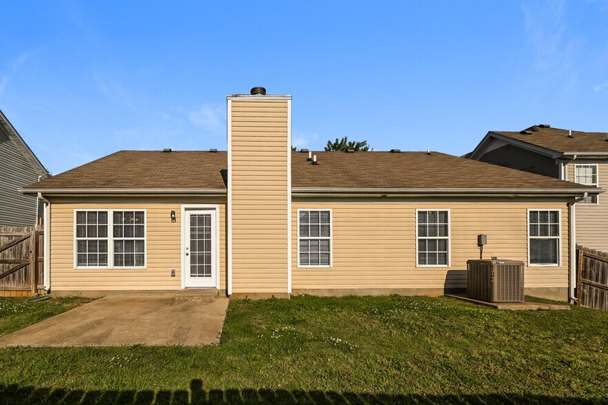 Building Photo - 176 Howard Woody Dr
