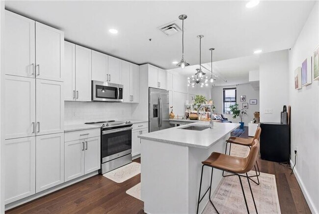 Building Photo - 2545 Penn Ave