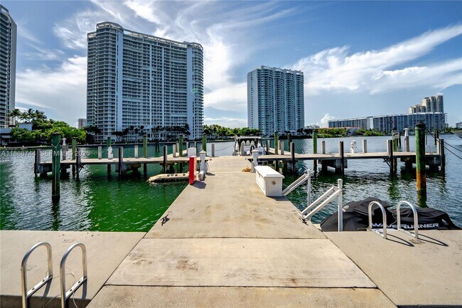 Building Photo - 3916 Island Estates Dr