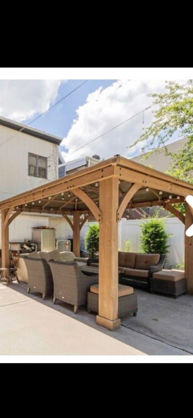 Building Photo - 9 W 15th St