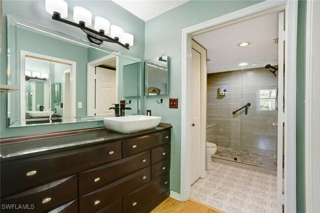Building Photo - 285 Naples Cove Dr