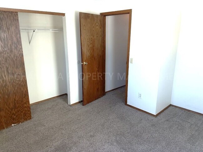 Building Photo - 2 BD - WHEN LOCATION, COMMUNITY AND PRICE ...