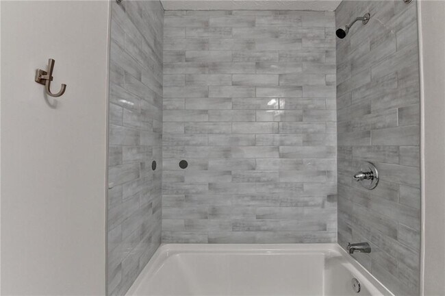 Building Photo - 310 Andrew Ridge Dr