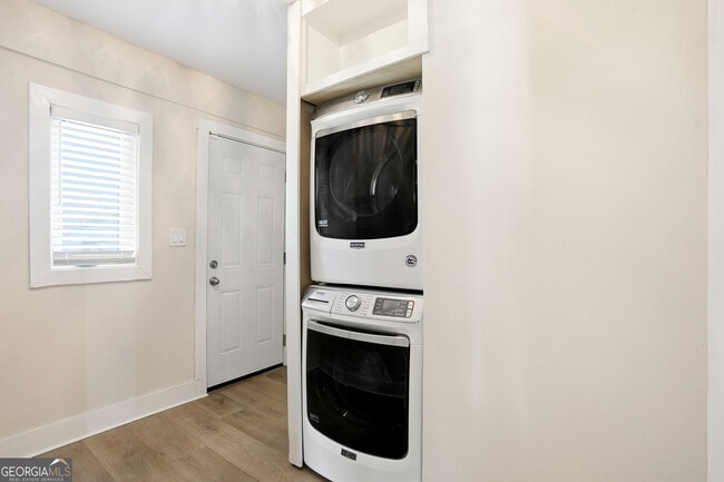 Building Photo - 310 Patterson Ave SE