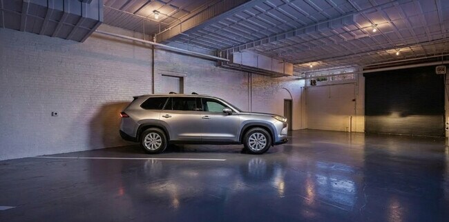 Building Photo - 21 E 15th St