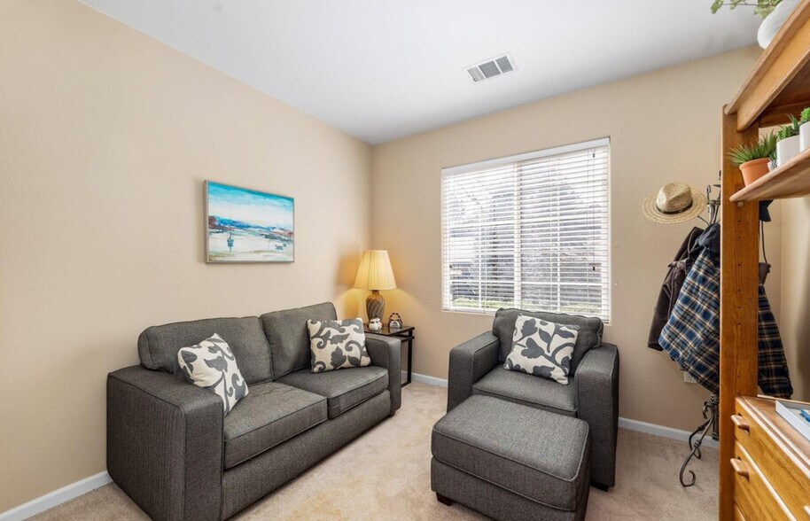 Building Photo - 4084 S Crystal Cir