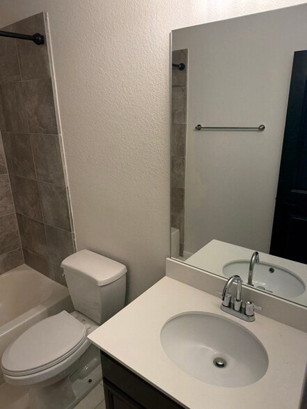 Building Photo - 3639 Arbor Trails Dr