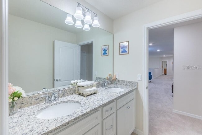Building Photo - 7215 Oakmoss Loop